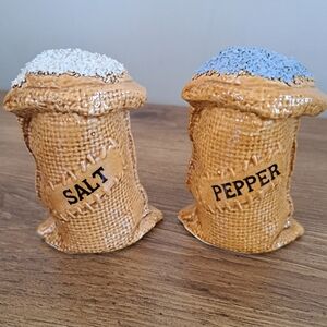 Vintage Burlap Grain Sack Salt And Pepper Shakers Hand Painted Retro Japan Brown